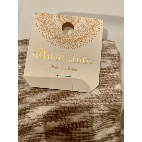 3/$20 💚 Altar’d State worlds softest socks - Picture 4 of 5